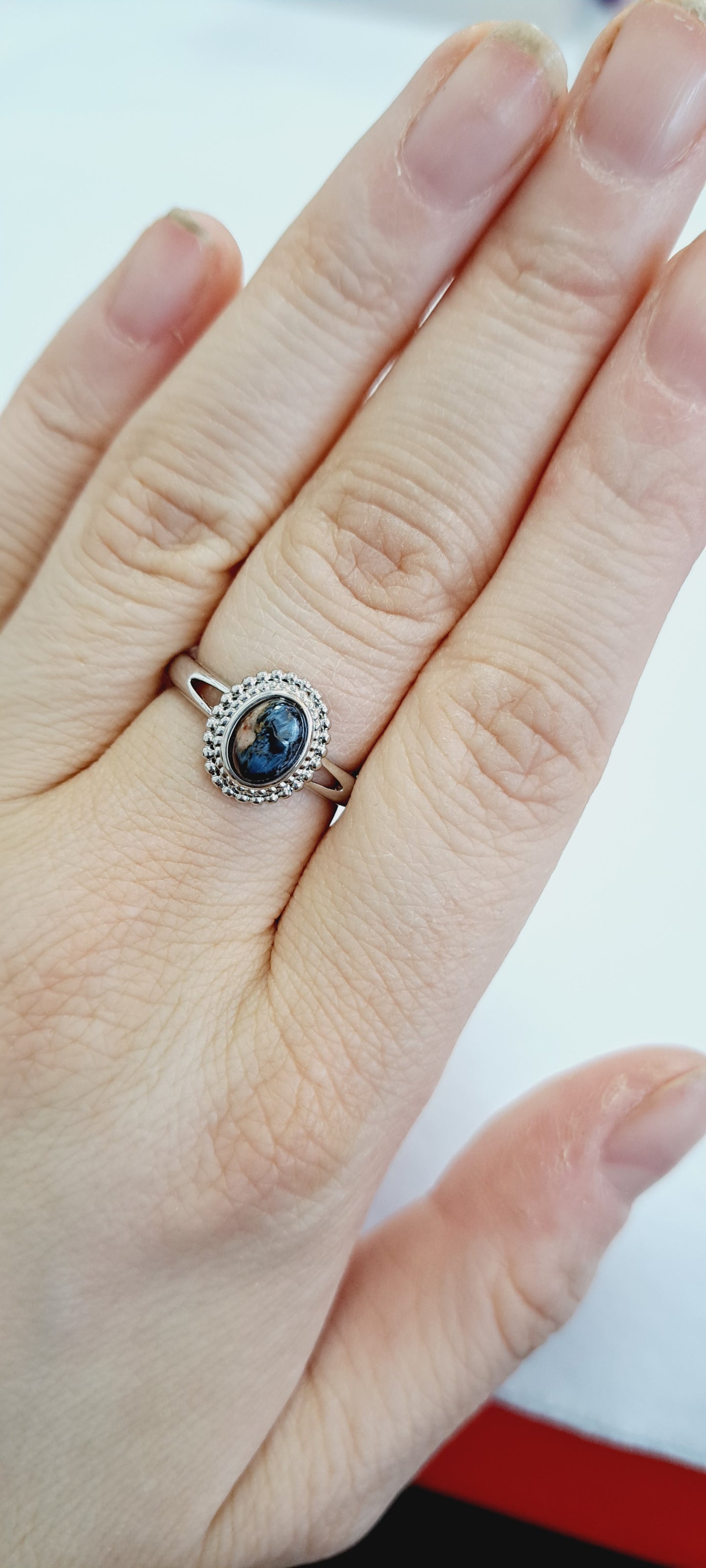 Petiersite adjustable ring