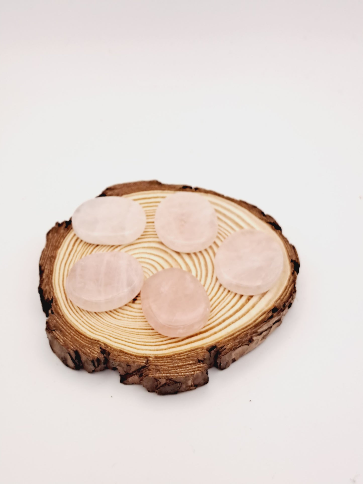 Rose quartz worrystone