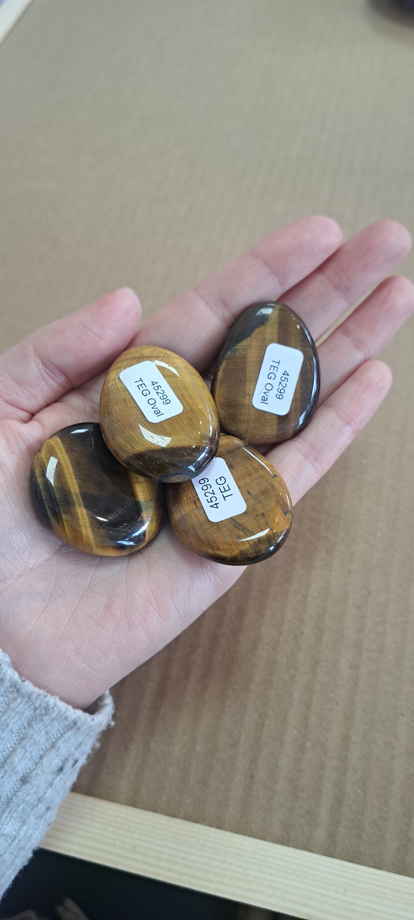 Tigers eye flat palm
