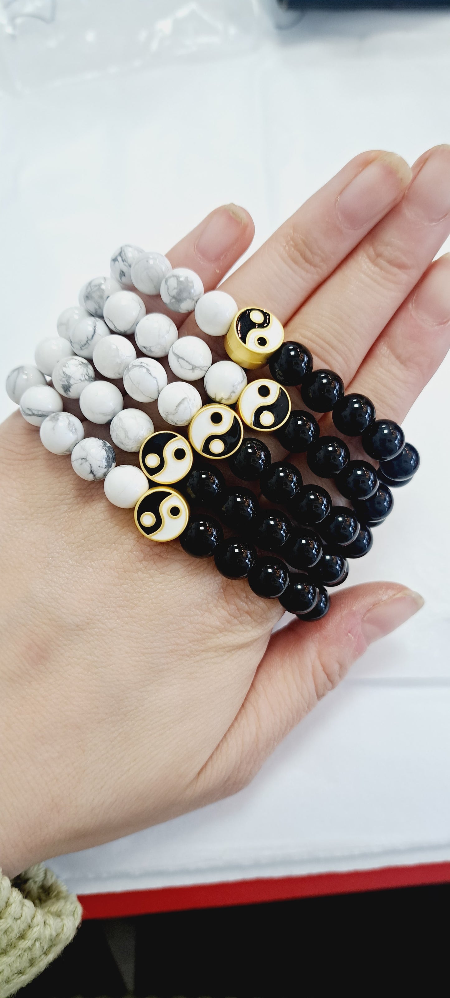 Ying yang bracelet howlite and obsidian