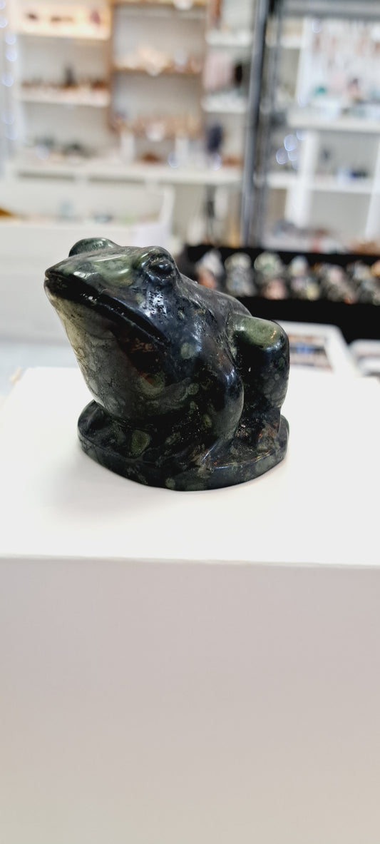 Kumbaba jasper frog