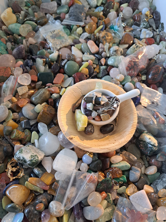 Lucky confetti scoop