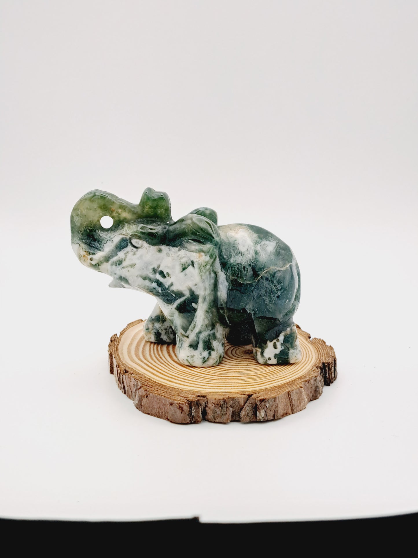 Large moss agate elephant