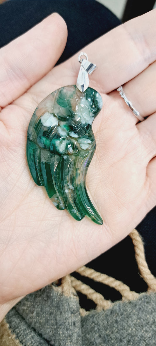 Green flower agate angel wing pendant