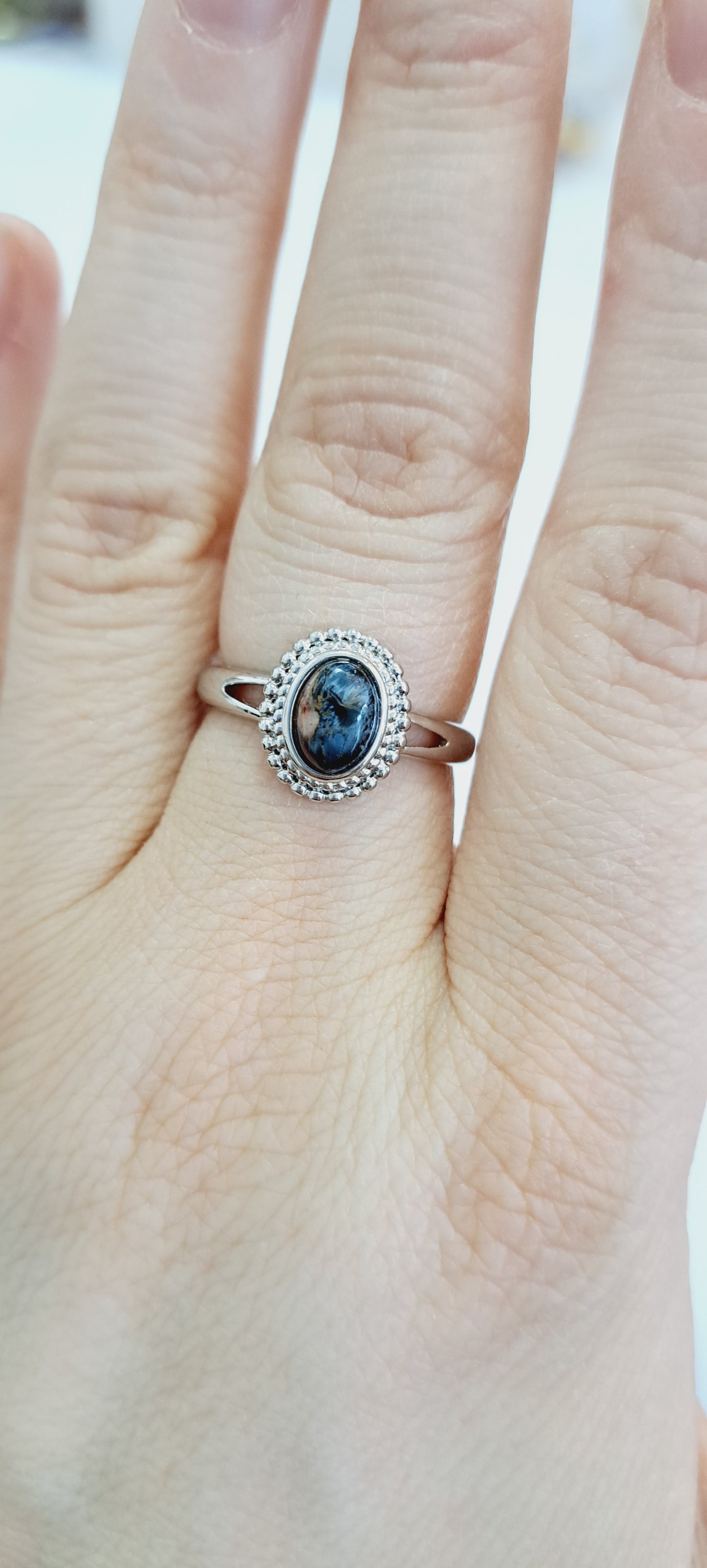 Petiersite adjustable ring