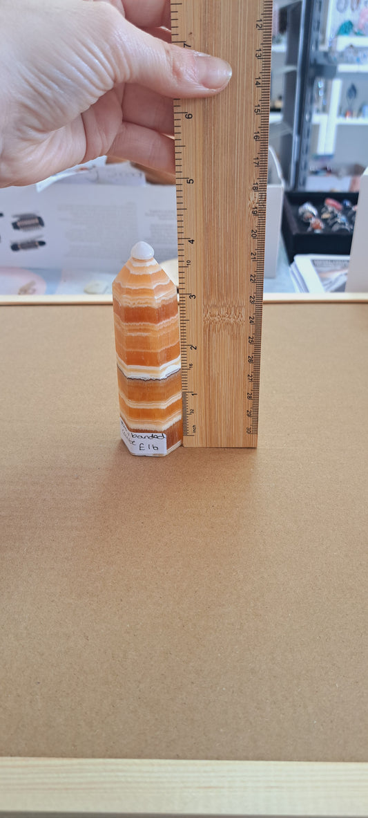 Banded yellow calcite tower