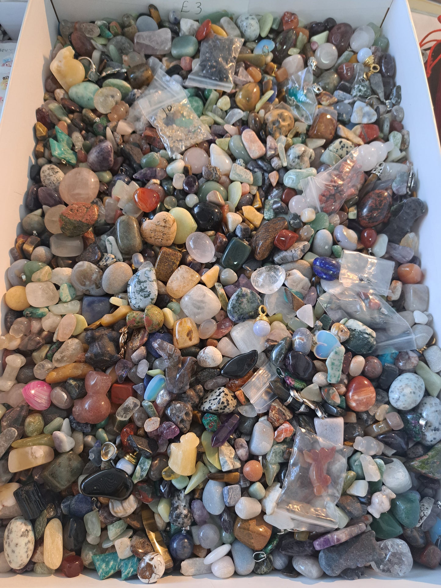 Lucky confetti scoop