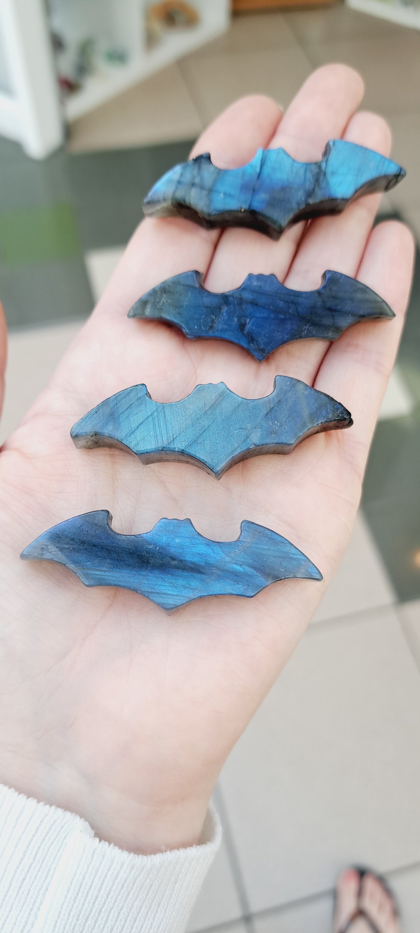 Labradorite bat ( high flash)