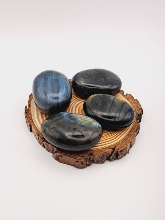 Labradorite palmstone