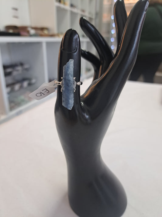 Kyanite adjustable ring