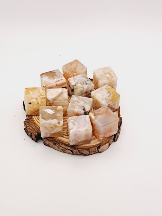 Flower agate cube