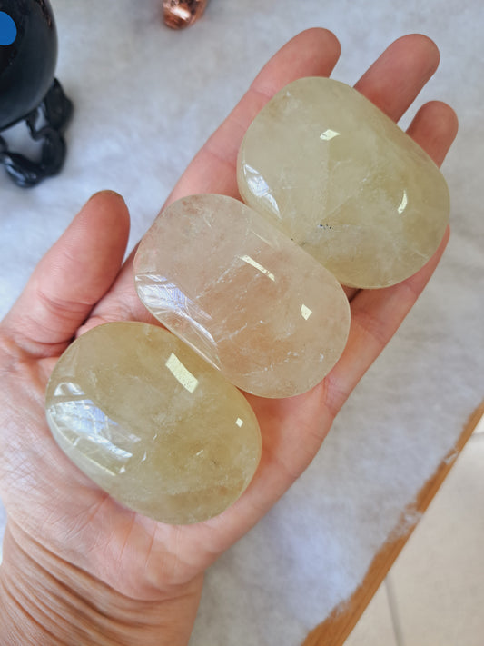 Citrine palmstone