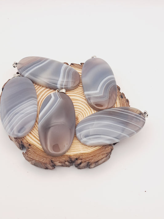 Banded grey agate pendant