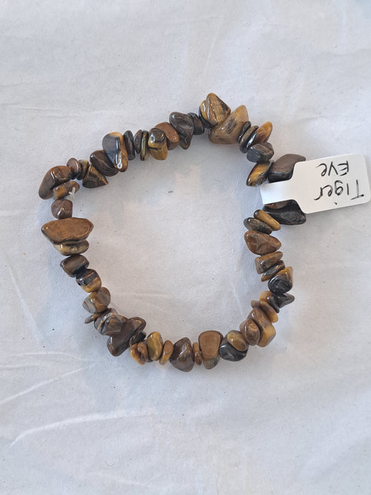 Red tigers eye chip bracelet